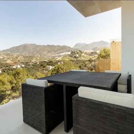 Luxury In Frigiliana - Maui Villa Malaga