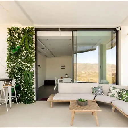 Luxury In Frigiliana - Maui Villa Malaga