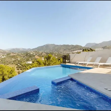 Luxury In Frigiliana - Maui Villa *