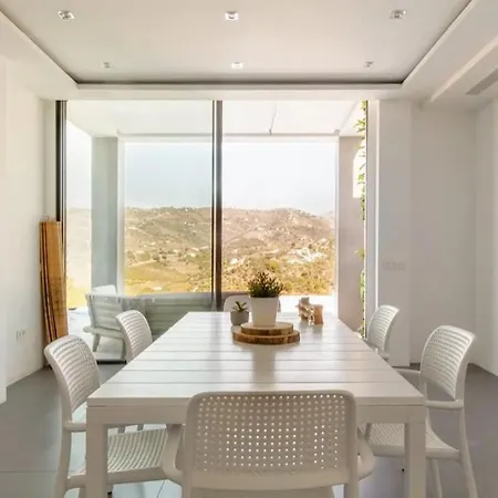 Luxury In Frigiliana - Maui Villa Malaga